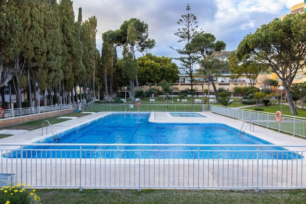 Enjoy La Carihuela Beach At 4 Min.Terrace & Pool. Torremolinos Exterior photo